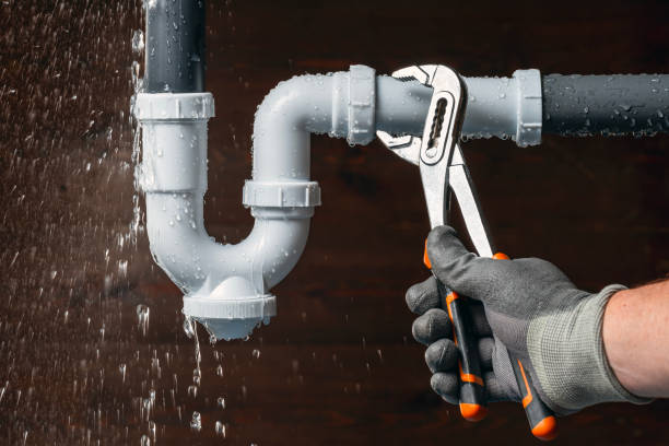Professional Sewer Line Repair technician working in Villa Grande, CA